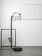 Mona Large -  Lampă de podea neagră cu abajur fumuriu din sticlă